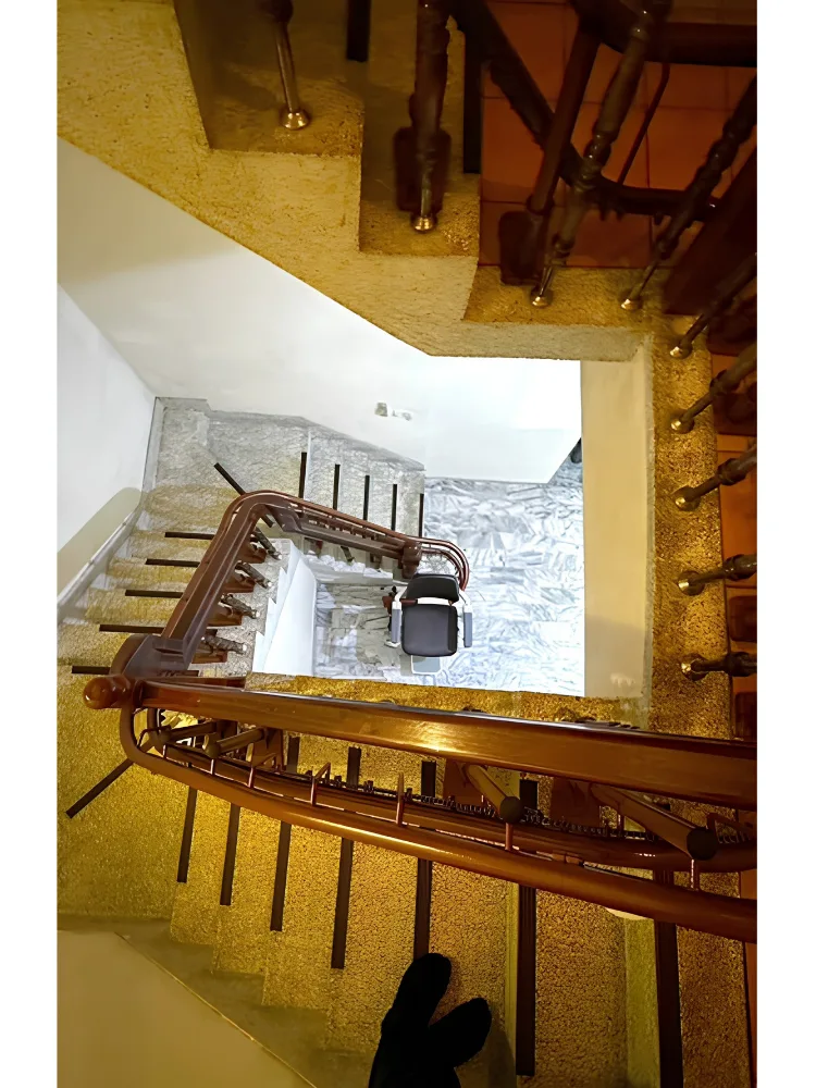 ลิฟต์บันไดรางโค้ง Location C - รูปที่ 4